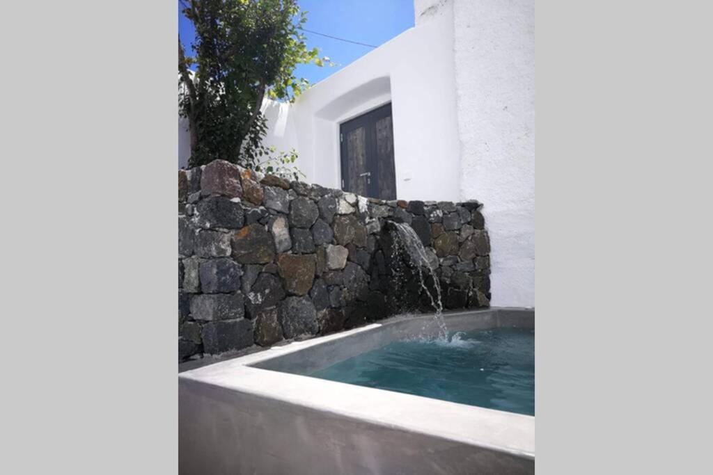 PýrgosSantorini Folia Cave House With Jacuzzi别墅 外观 照片